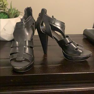 Sexy guess heels